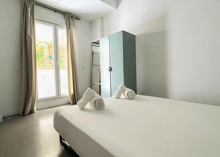 Tarongers, Lovely Flat In The Center דירה